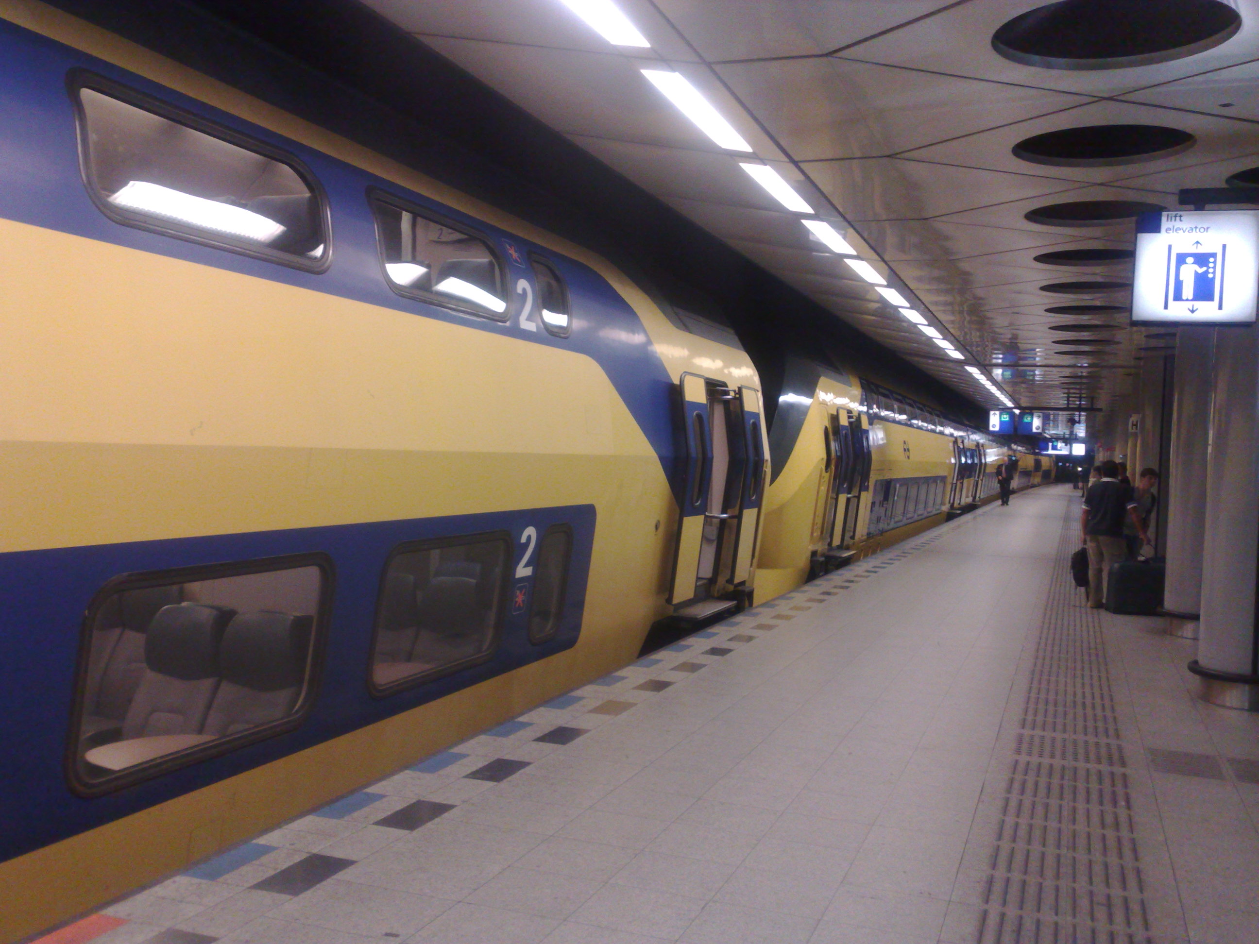 29/08/2011 - 8:00 - Schiphol Station